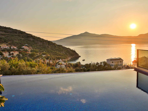  gece  -  Kasım
  | Kalkan’da Deniz Manzaralı Lüks Villa, Merkezi Konumda Rüya Tatil